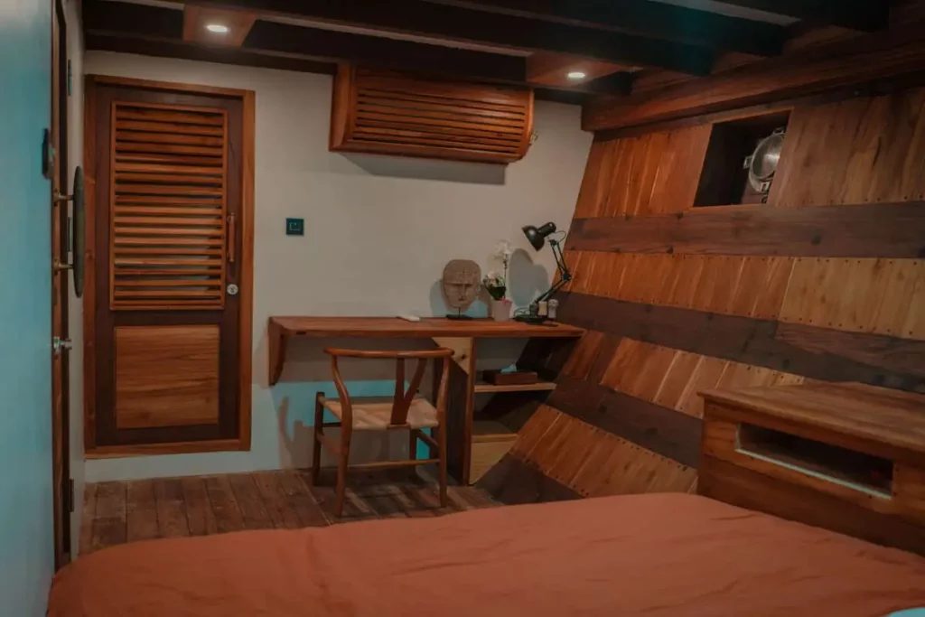 Toraja & Alor cabin aboard Elbark liveaboard