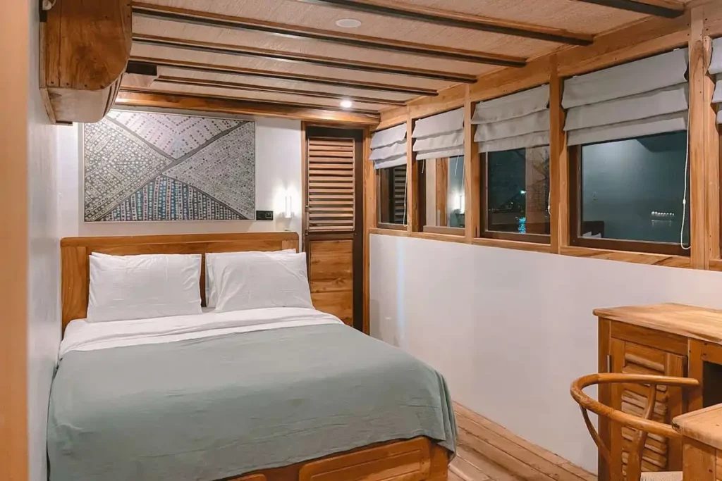 Rote & Selayar cabin aboard Elbark liveaboard