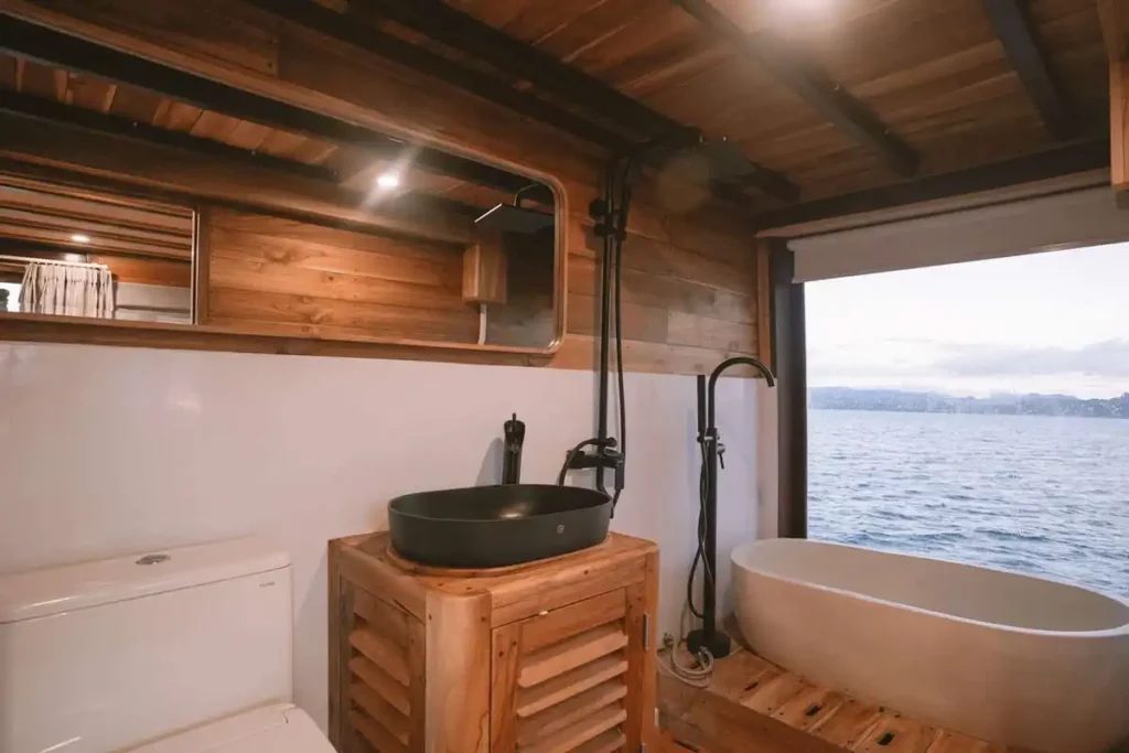 Misool cabin aboard Elbark liveaboard