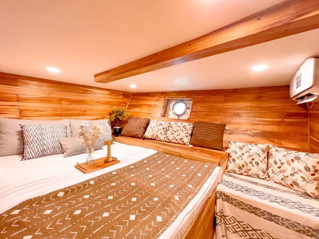 Deluxe Suite cabin aboard Semesta liveaboard