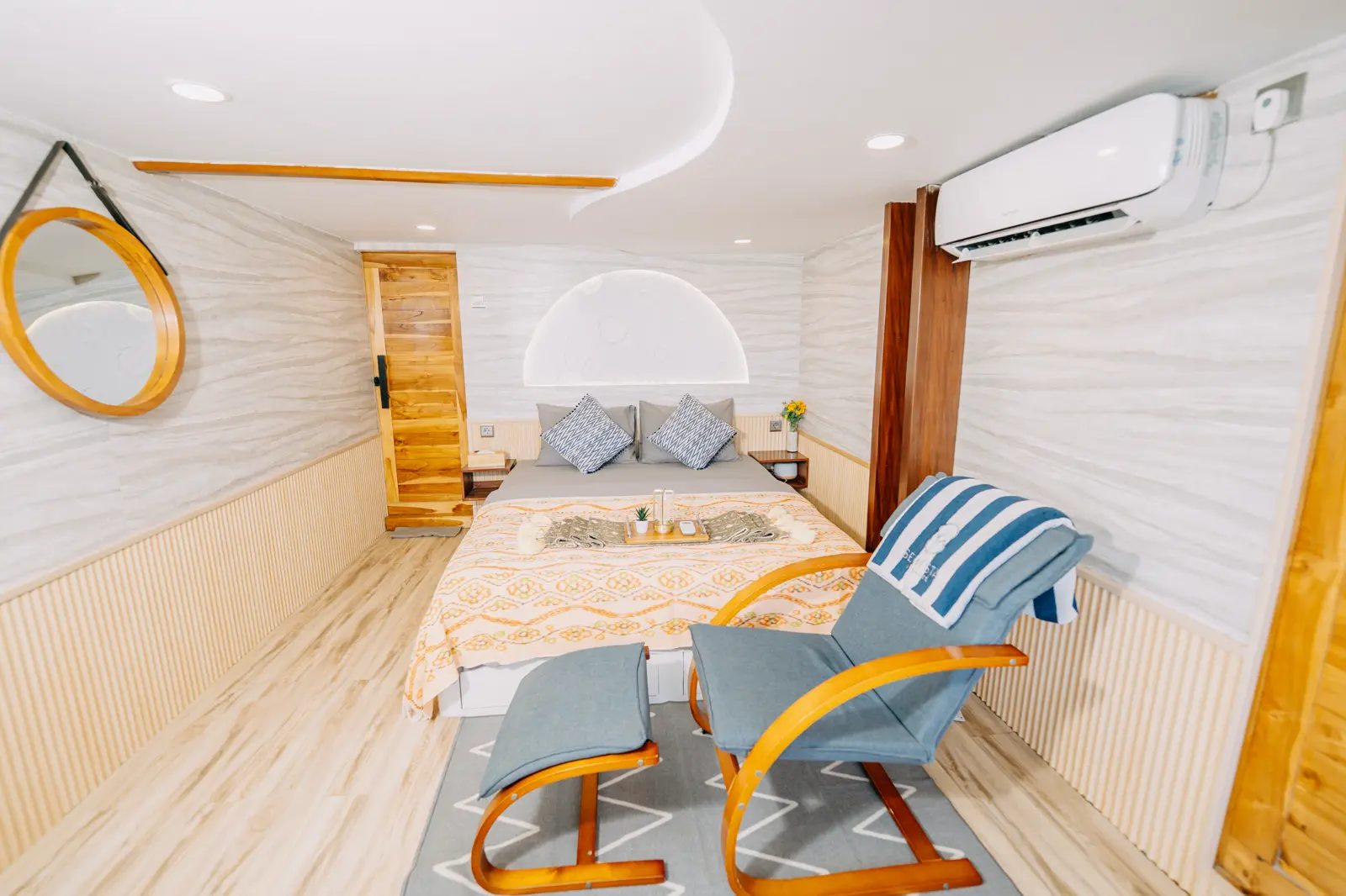 Mars (VIP Ocean Suite) cabin aboard Semesta liveaboard