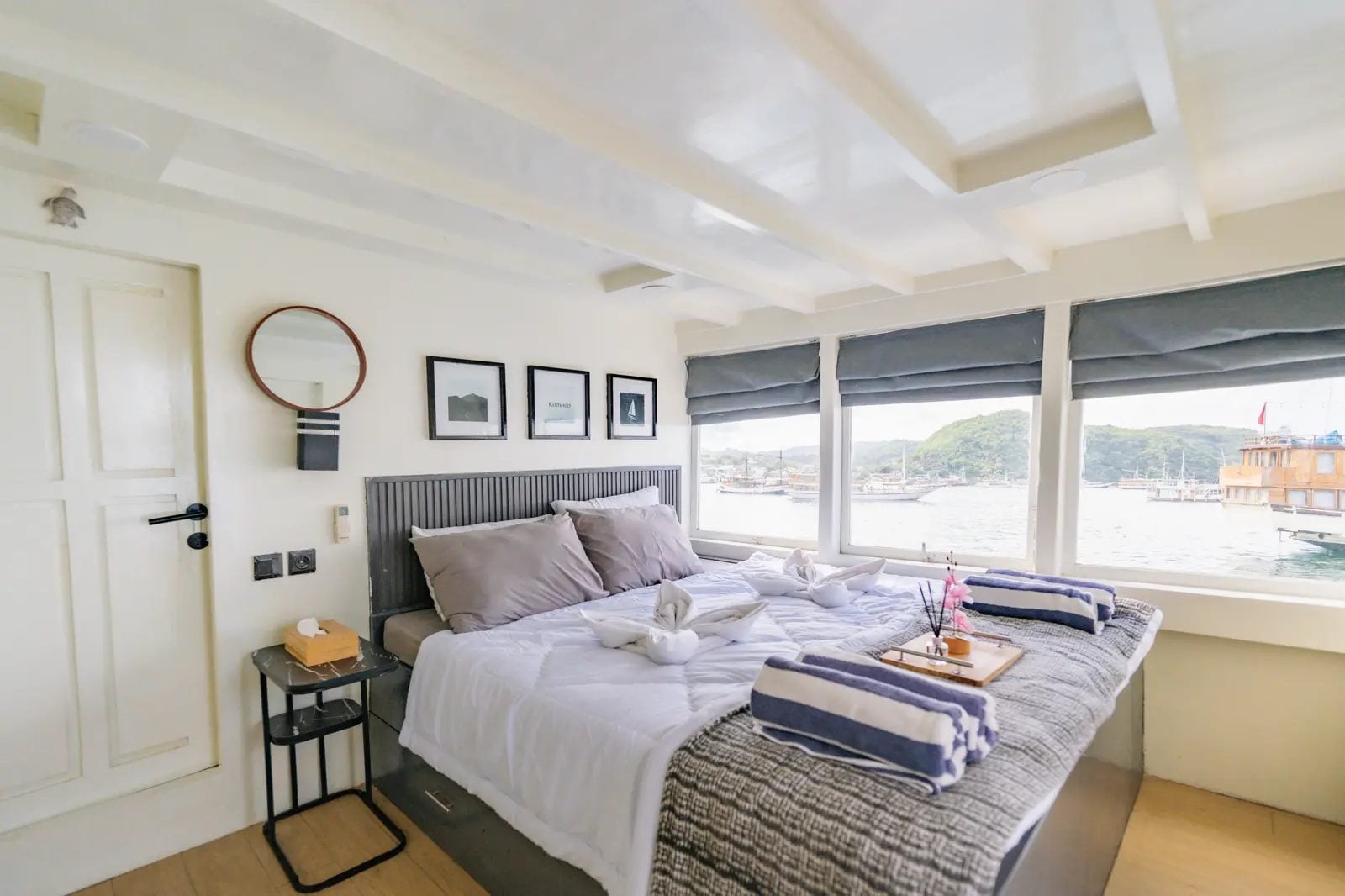 Master Padar cabin aboard Derya liveaboard