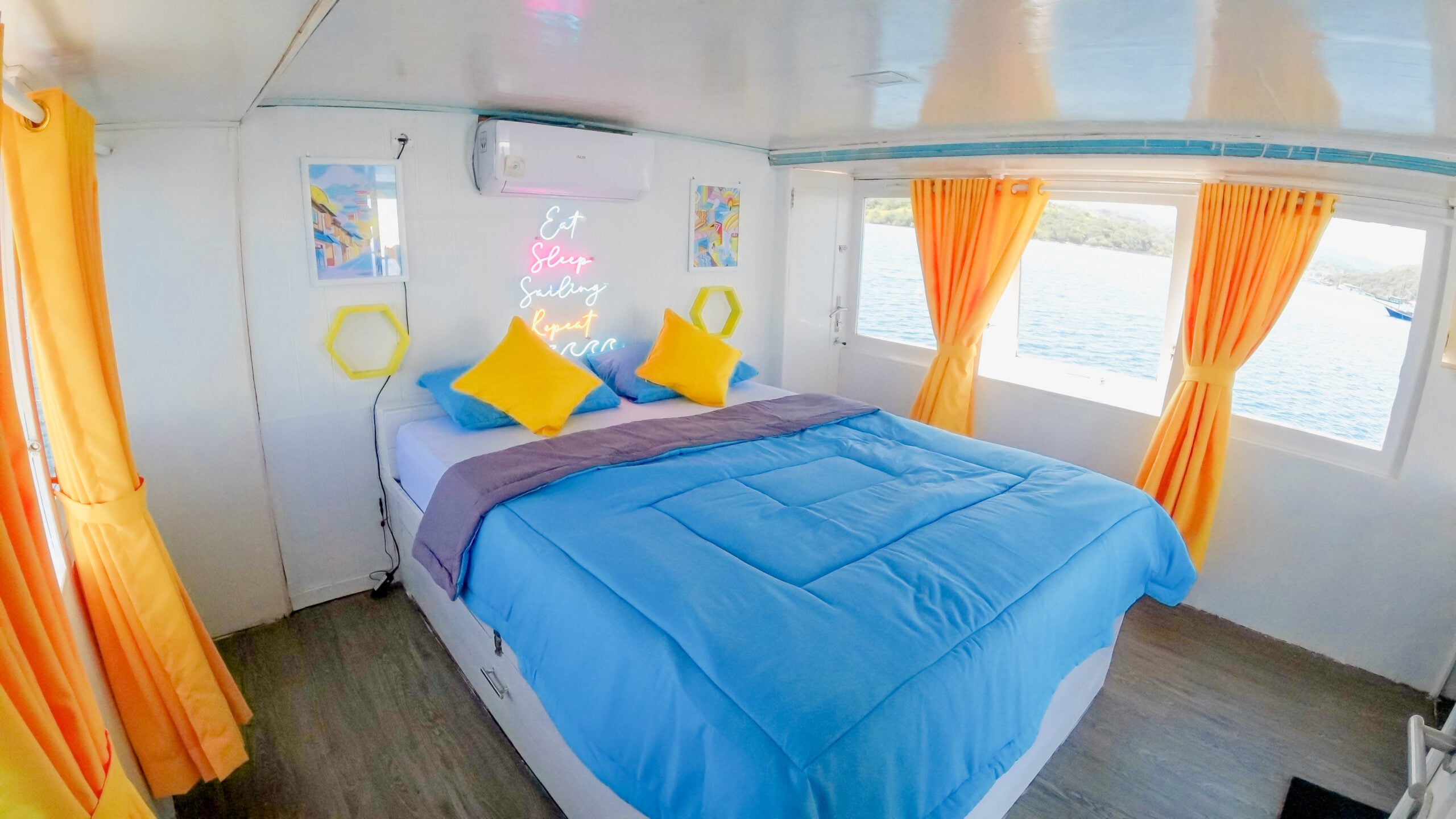 Master Poseidon cabin aboard Giona liveaboard