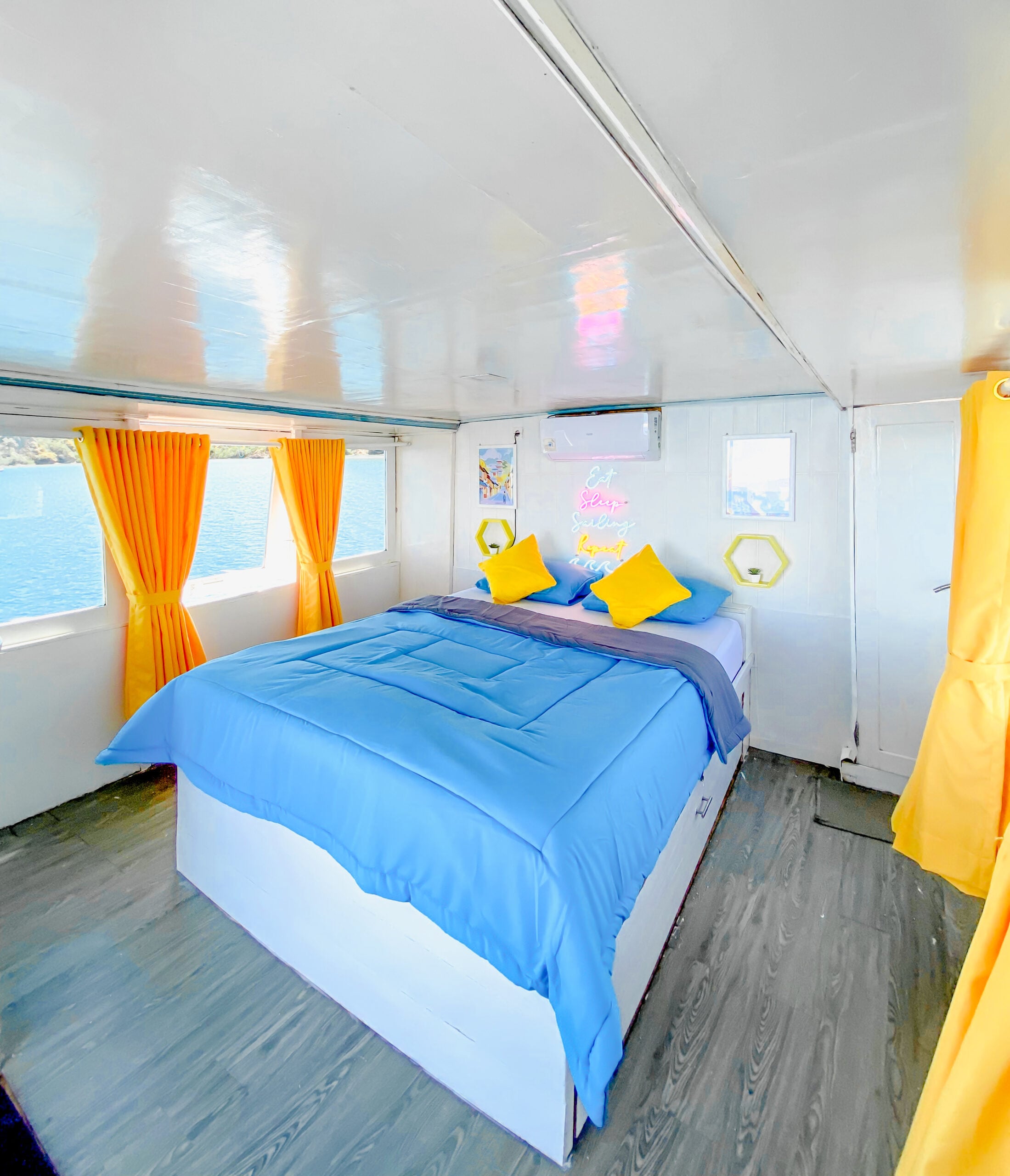Master Poseidon cabin aboard Giona liveaboard