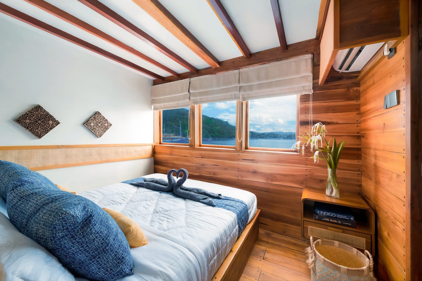 Grandis cabin aboard Catnazse liveaboard