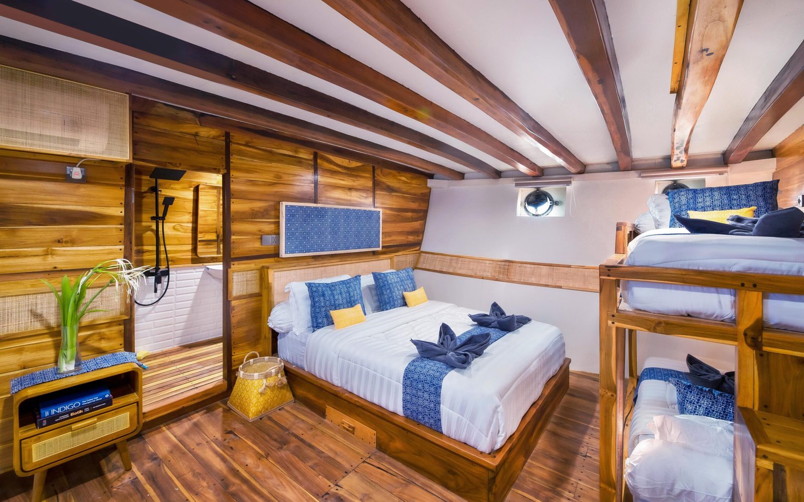 Grandis 4 (Sharing) cabin aboard Catnazse liveaboard