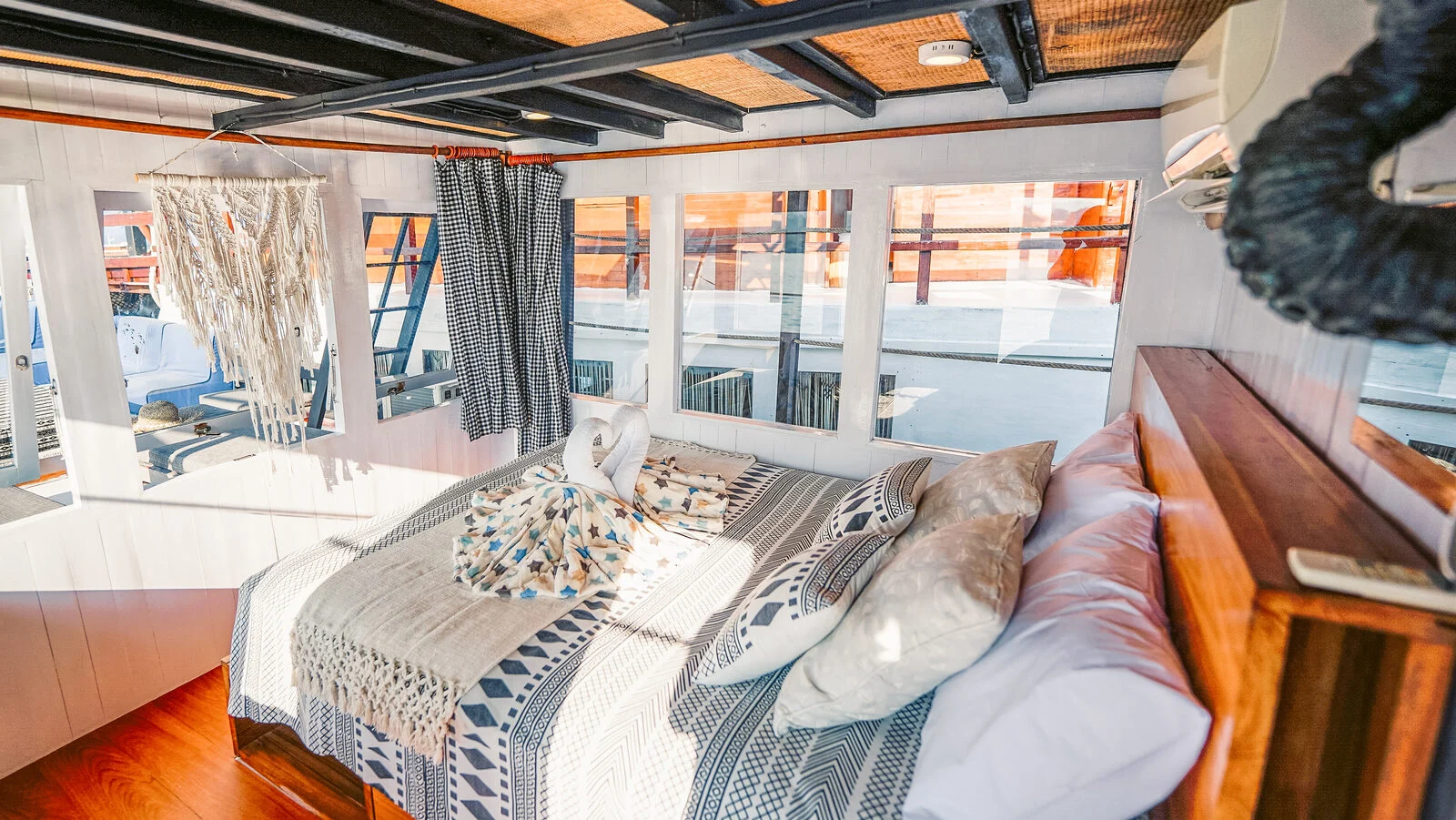 Private Ocean View cabin aboard Kanha Natha liveaboard