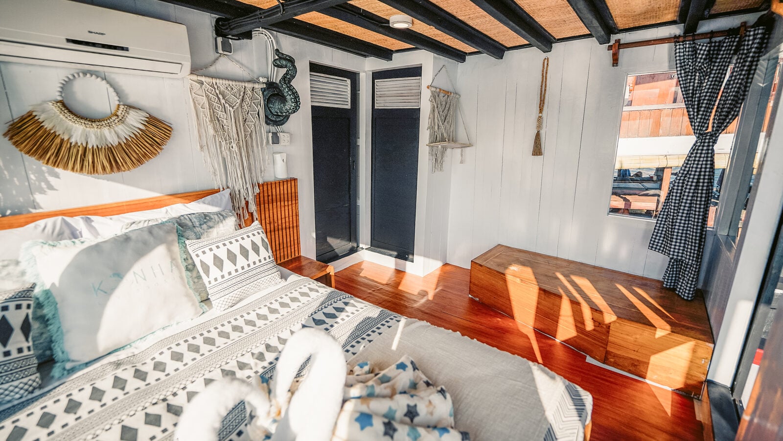 Private Ocean View cabin aboard Kanha Natha liveaboard