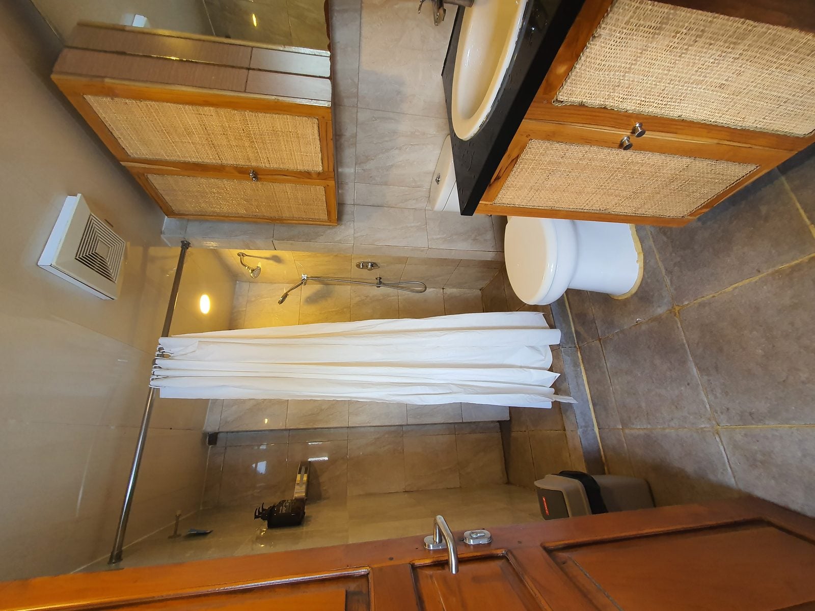 Master Cabin cabin aboard Sea Familia II liveaboard
