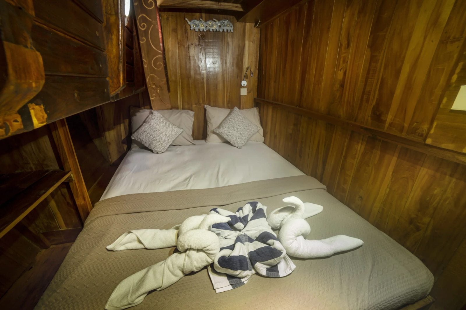 Double Cabin cabin aboard Queenesia I liveaboard
