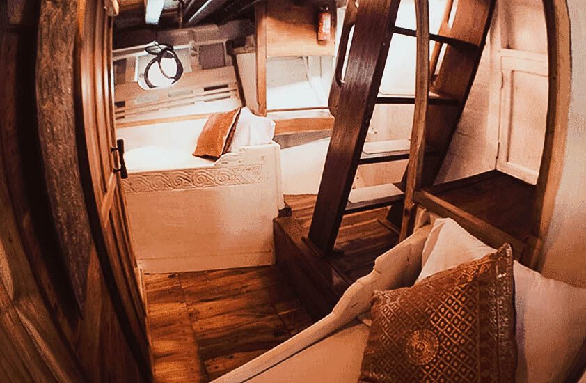 Twin Cabin cabin aboard Calico Jack liveaboard