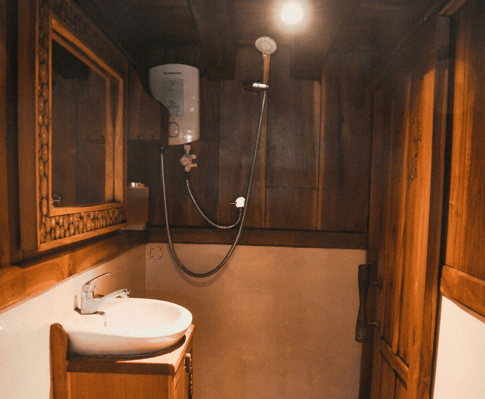 Twin Cabin cabin aboard Calico Jack liveaboard