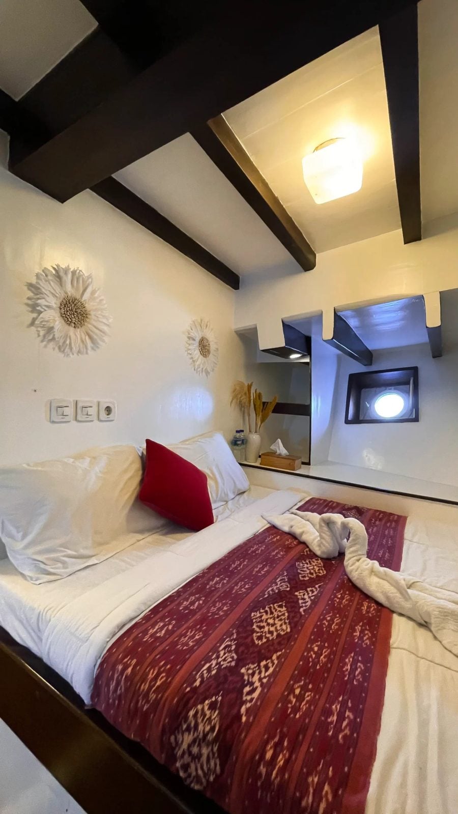 Lower Deck Double Cabin cabin aboard Queenesia II liveaboard