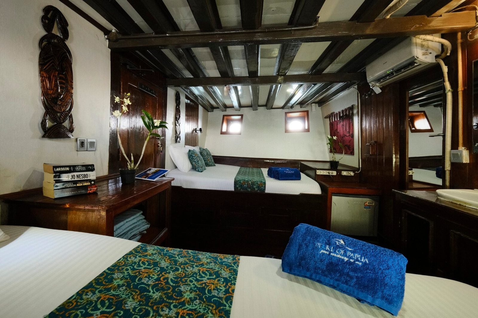 Manta Suite cabin aboard Pearl of Papua liveaboard