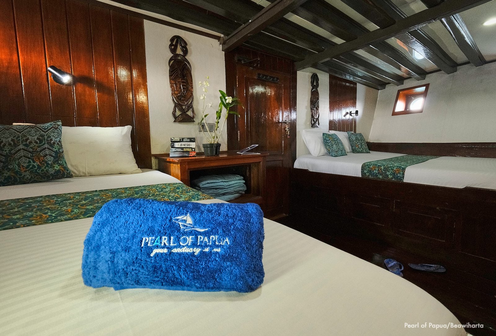 Manta Suite cabin aboard Pearl of Papua liveaboard