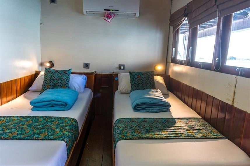 Trevally Deluxe Twin cabin aboard Pearl of Papua liveaboard