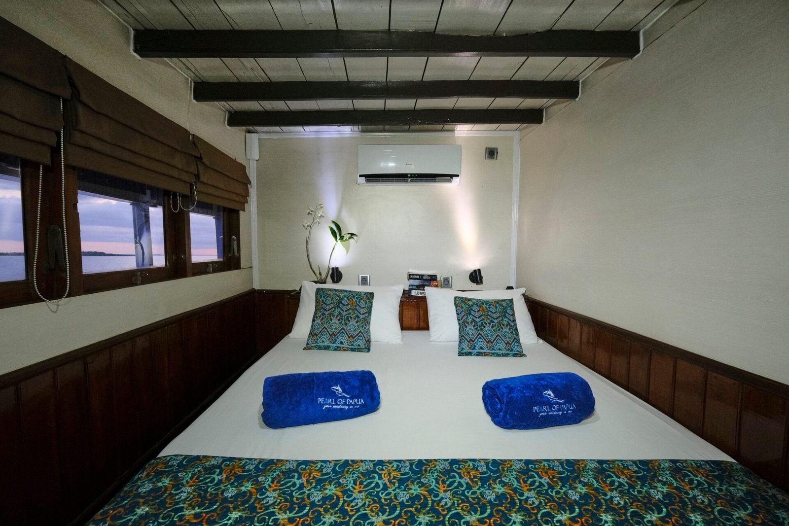 Trevally Deluxe Double cabin aboard Pearl of Papua liveaboard