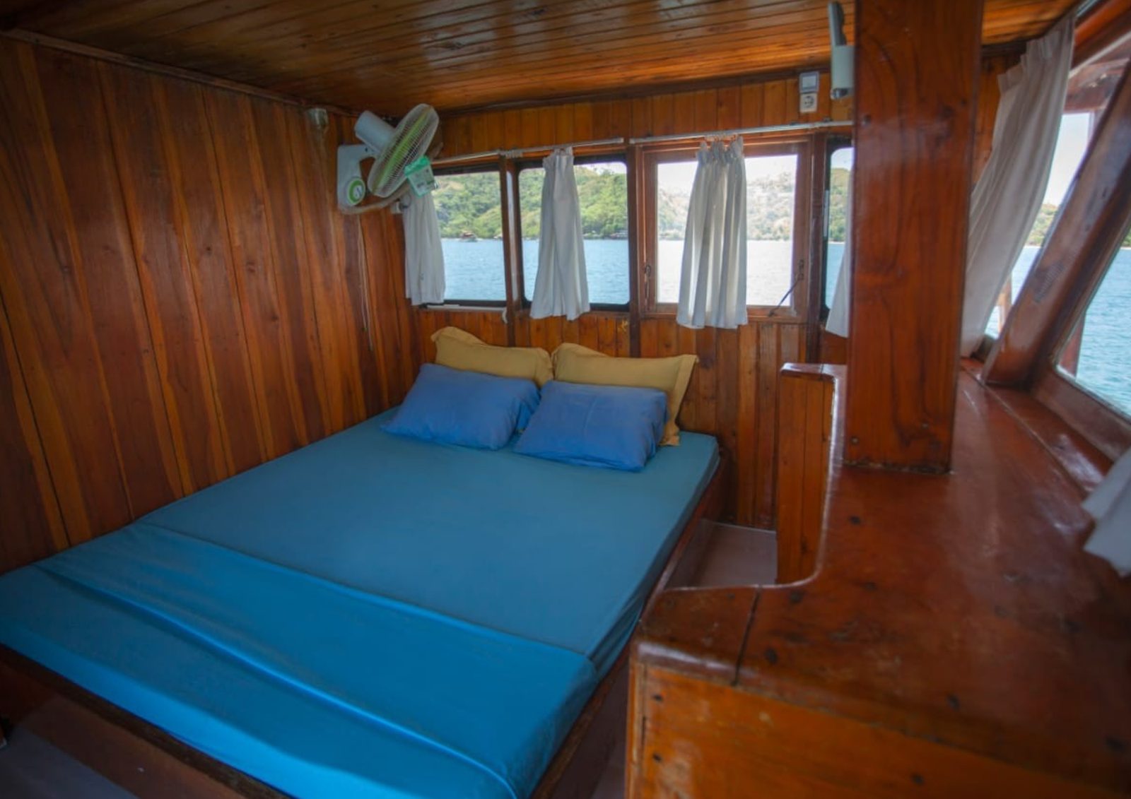 Private Double Cabin - Main Deck cabin aboard Sokaraja liveaboard