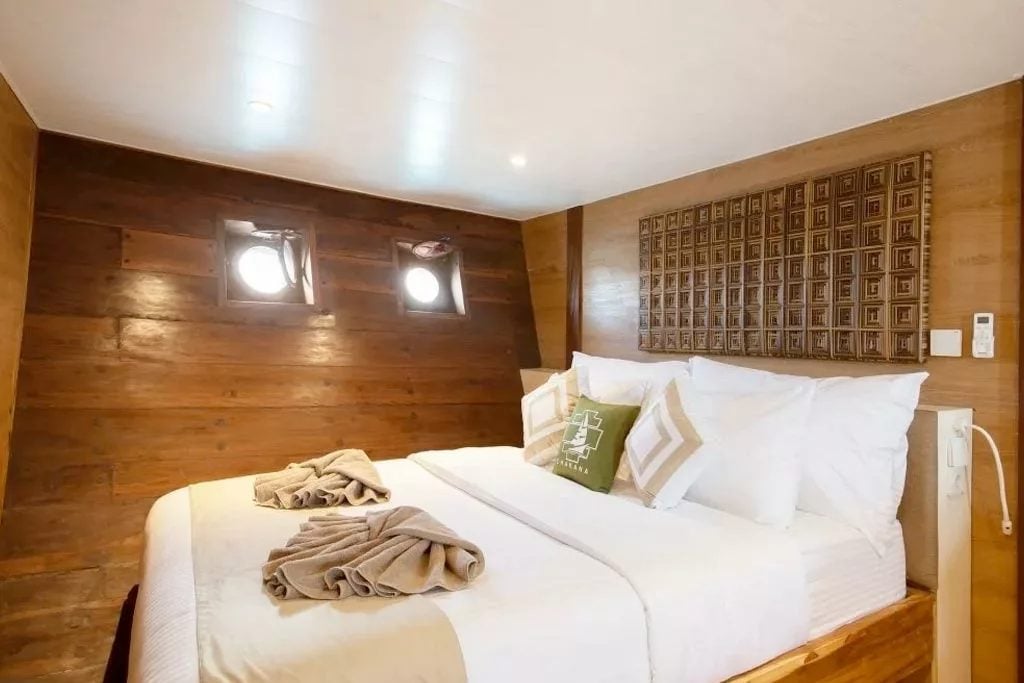 Premium Twin/Double cabin aboard Indo Master liveaboard