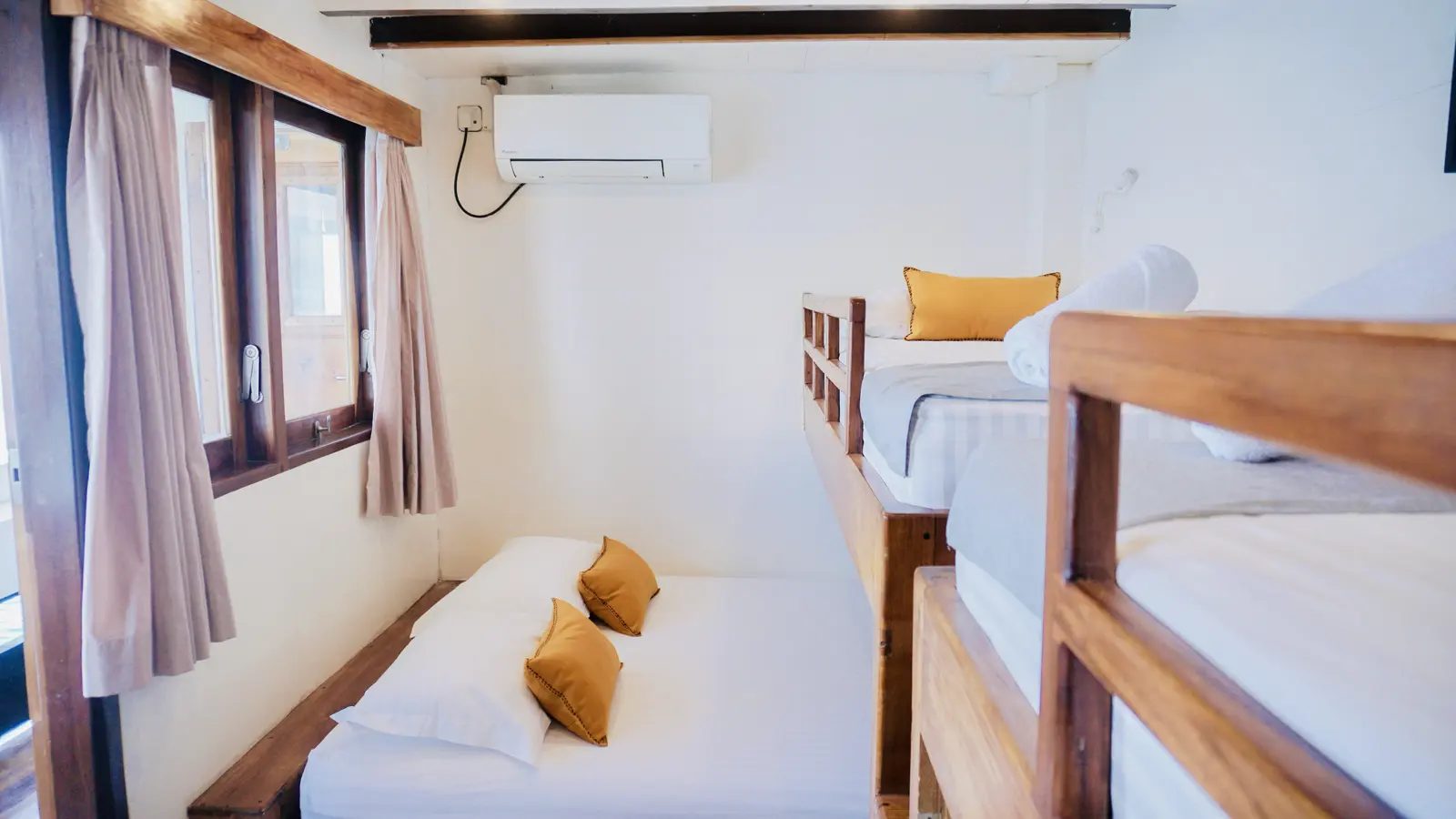 Kanawa Cabin cabin aboard Sukha Sail liveaboard