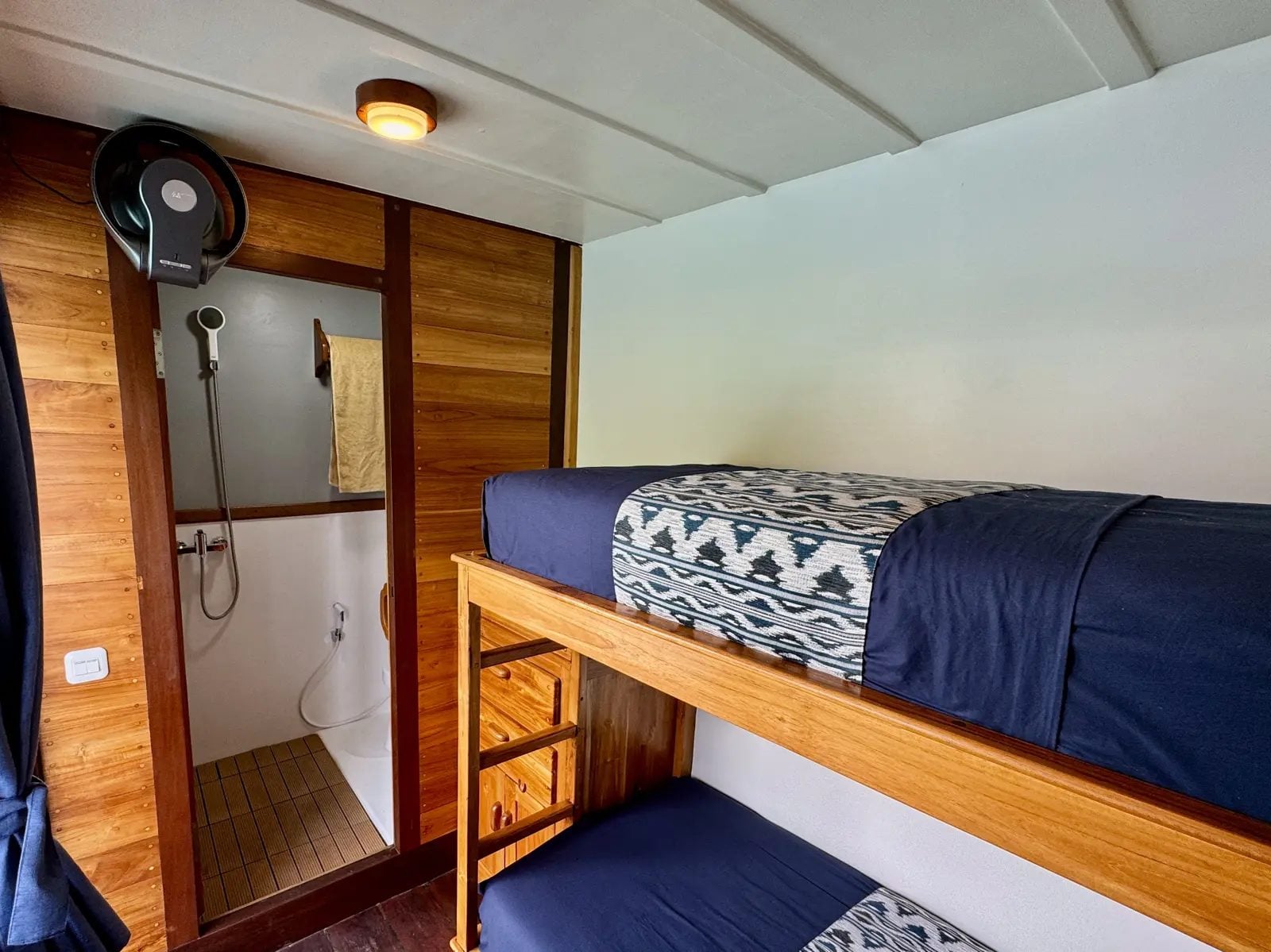 Twin Cabin cabin aboard Bajau liveaboard