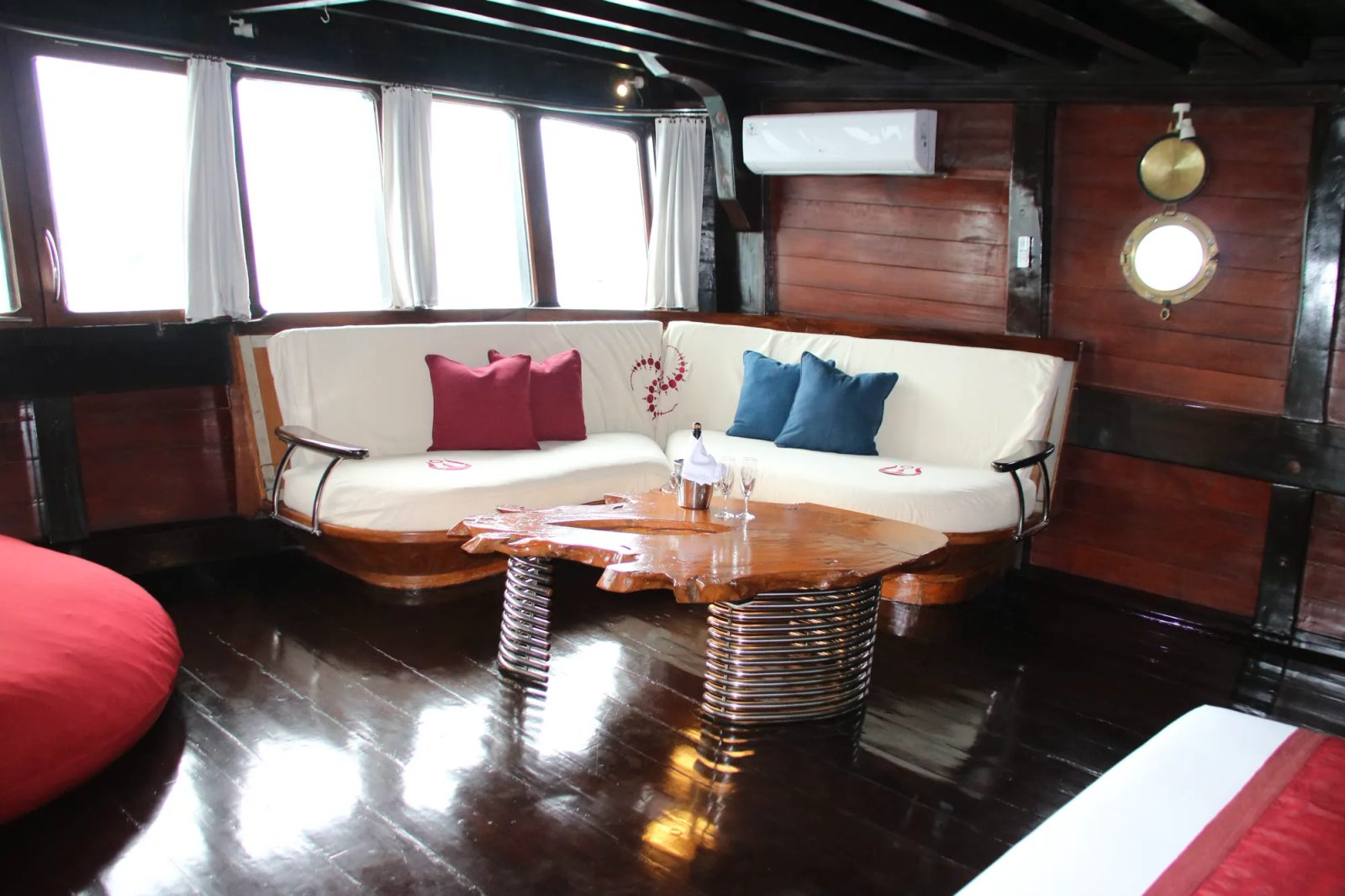 Master Suite cabin aboard Dewi Nusantara liveaboard