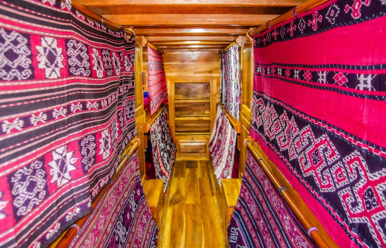 Dormitory Style Cabin for 8 people with private curtains cabin aboard Nusantara liveaboard
