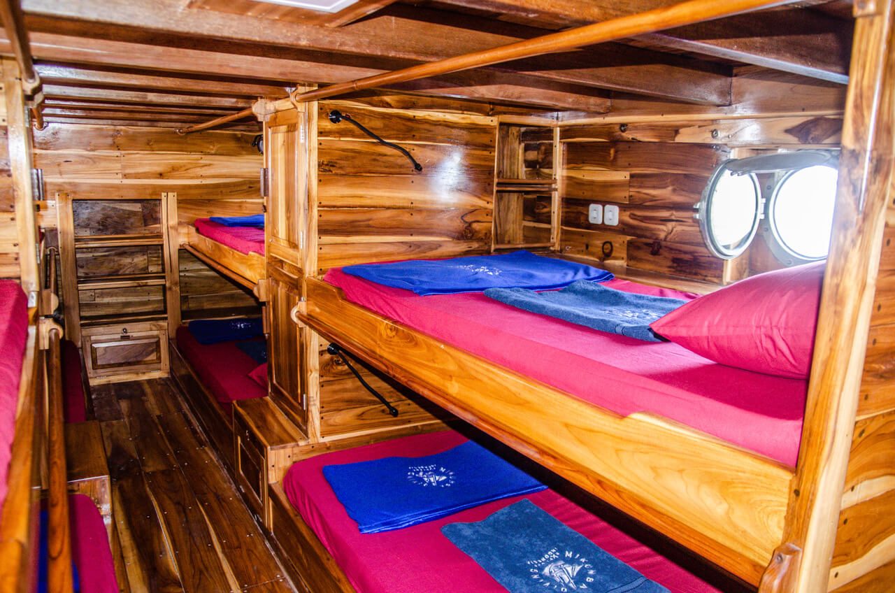 Dormitory Style Cabin for 8 people with private curtains cabin aboard Nusantara liveaboard