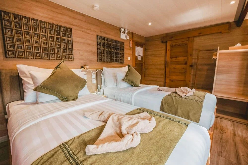 Premium Twin cabin aboard Indo Master liveaboard