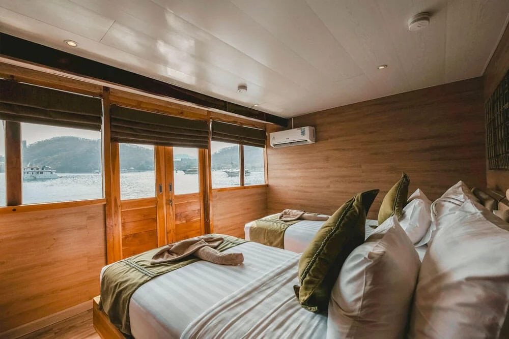 Premium Twin cabin aboard Indo Master liveaboard
