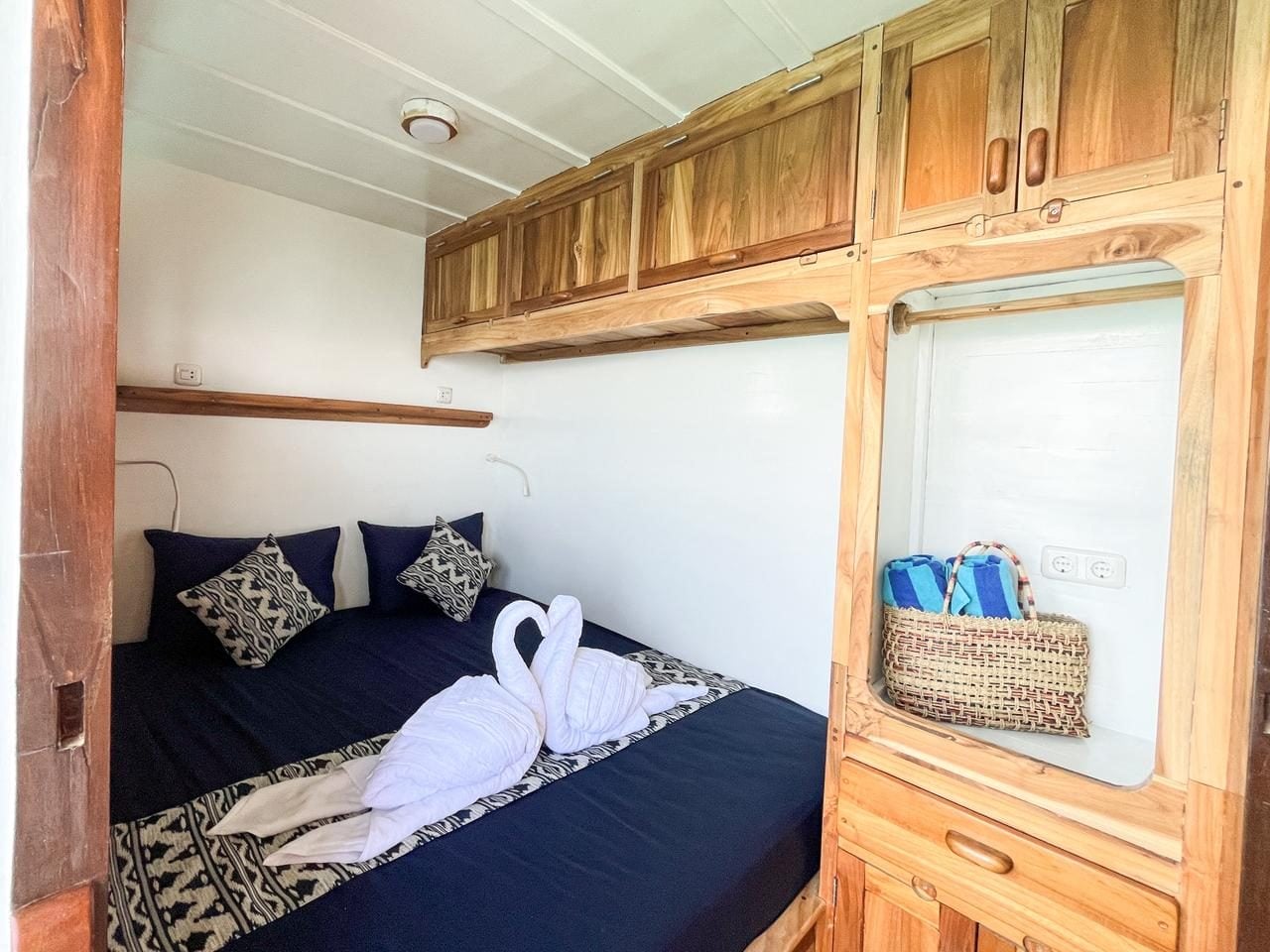 Double Cabin cabin aboard Bajau liveaboard