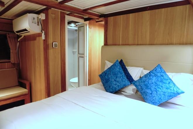 Double cabin cabin aboard NusaTara liveaboard