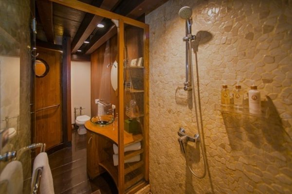 Deluxe Stateroom cabin aboard Dewi Nusantara liveaboard