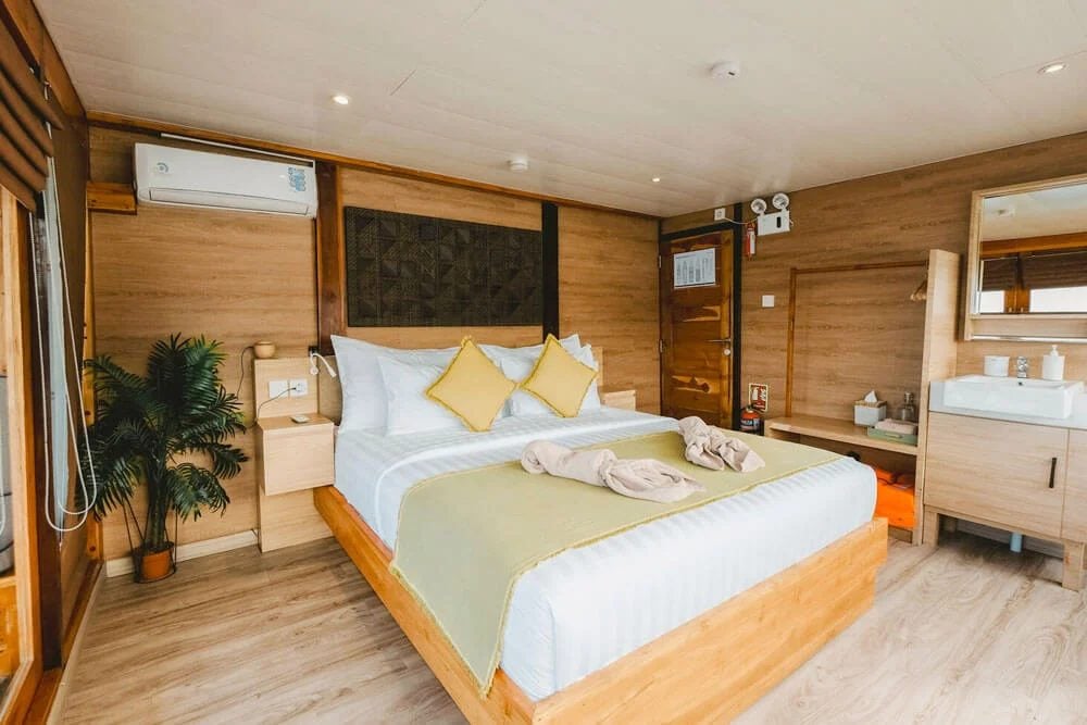 Superior Twin/Double cabin aboard Indo Master liveaboard