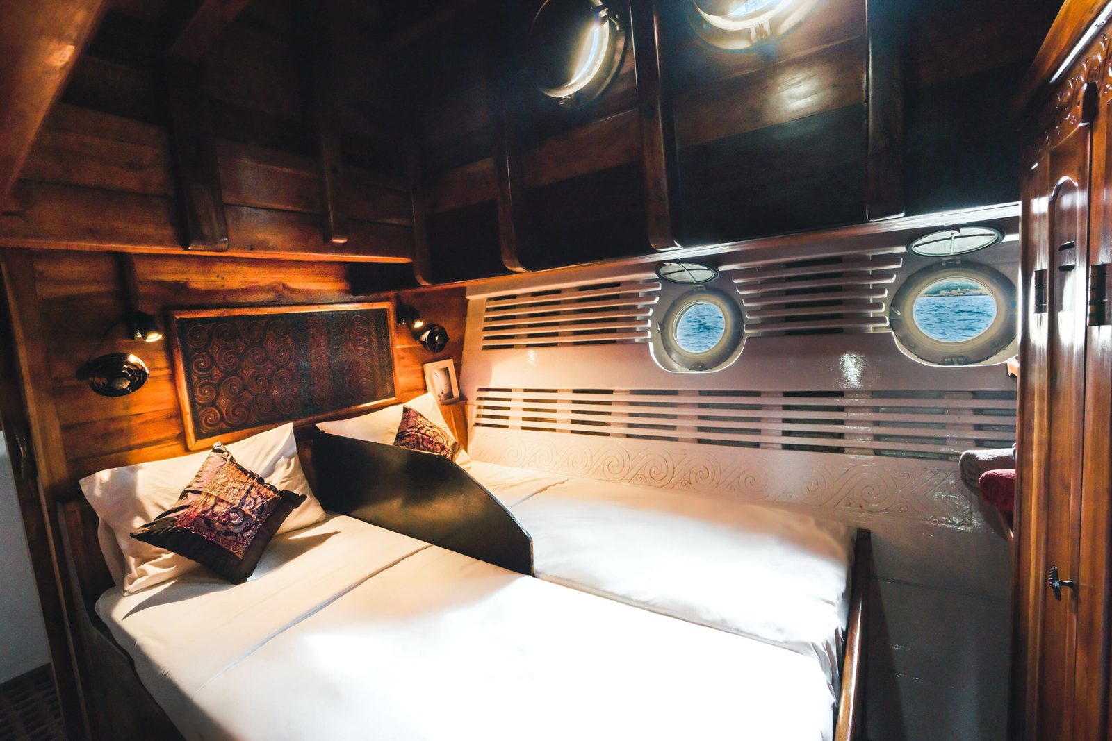 Double / Twin Cabin cabin aboard Calico Jack liveaboard