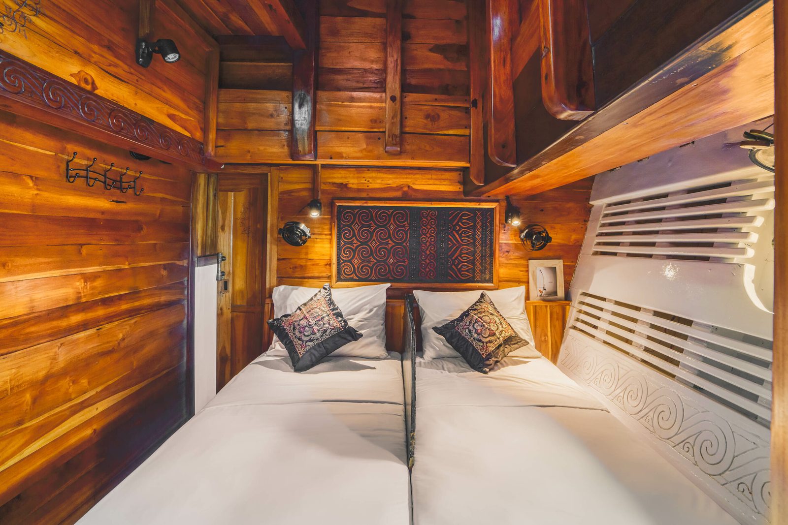 Double / Twin Cabin cabin aboard Calico Jack liveaboard