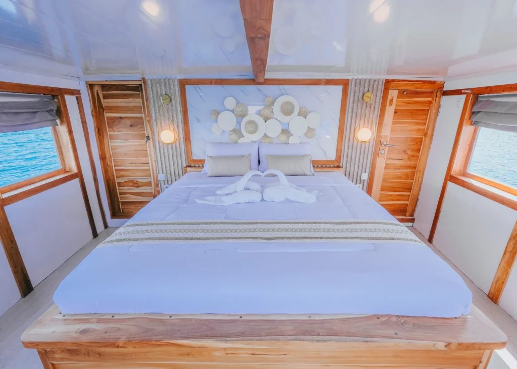 Master Cabin Upper Deck cabin aboard Bombana 2 liveaboard