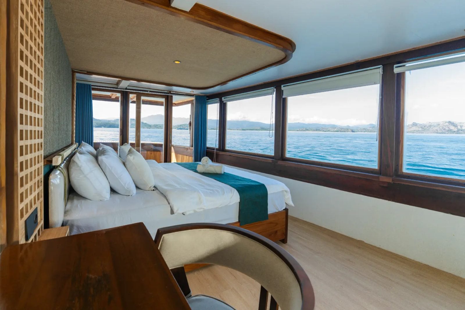 Signature Cabin Main cabin aboard Marea liveaboard
