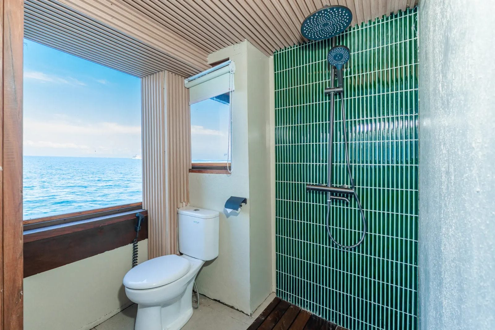 Signature Cabin Main cabin aboard Marea liveaboard