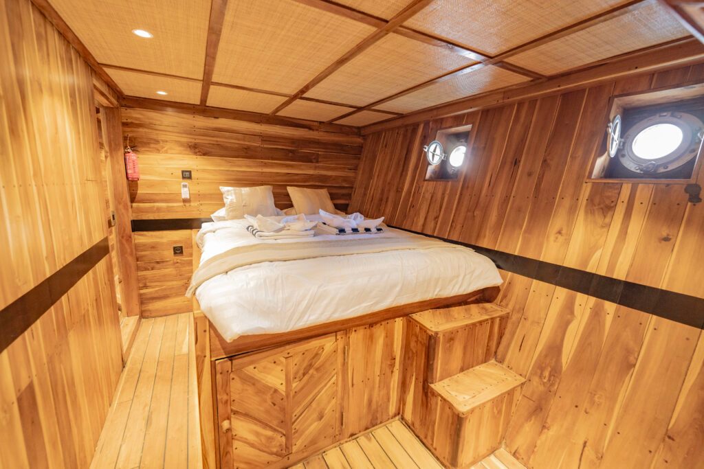 Superior cabin aboard Lamborajo 3 liveaboard