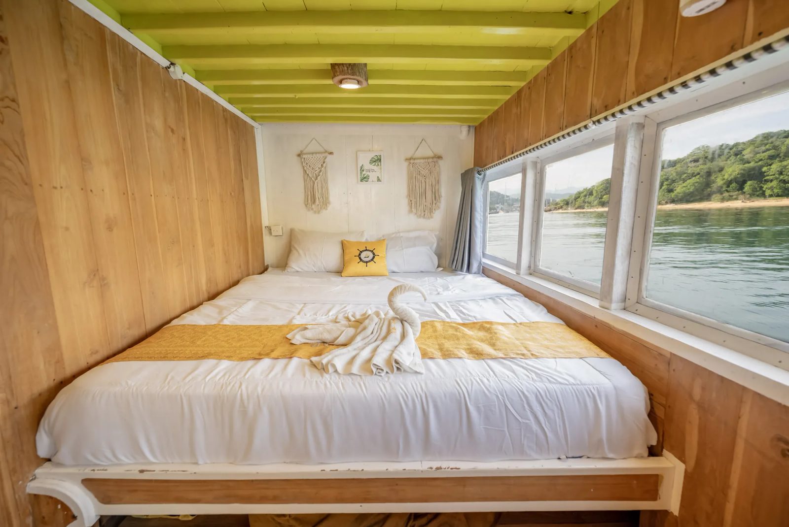 Full Ocean View cabin aboard NK Jaya 2 liveaboard