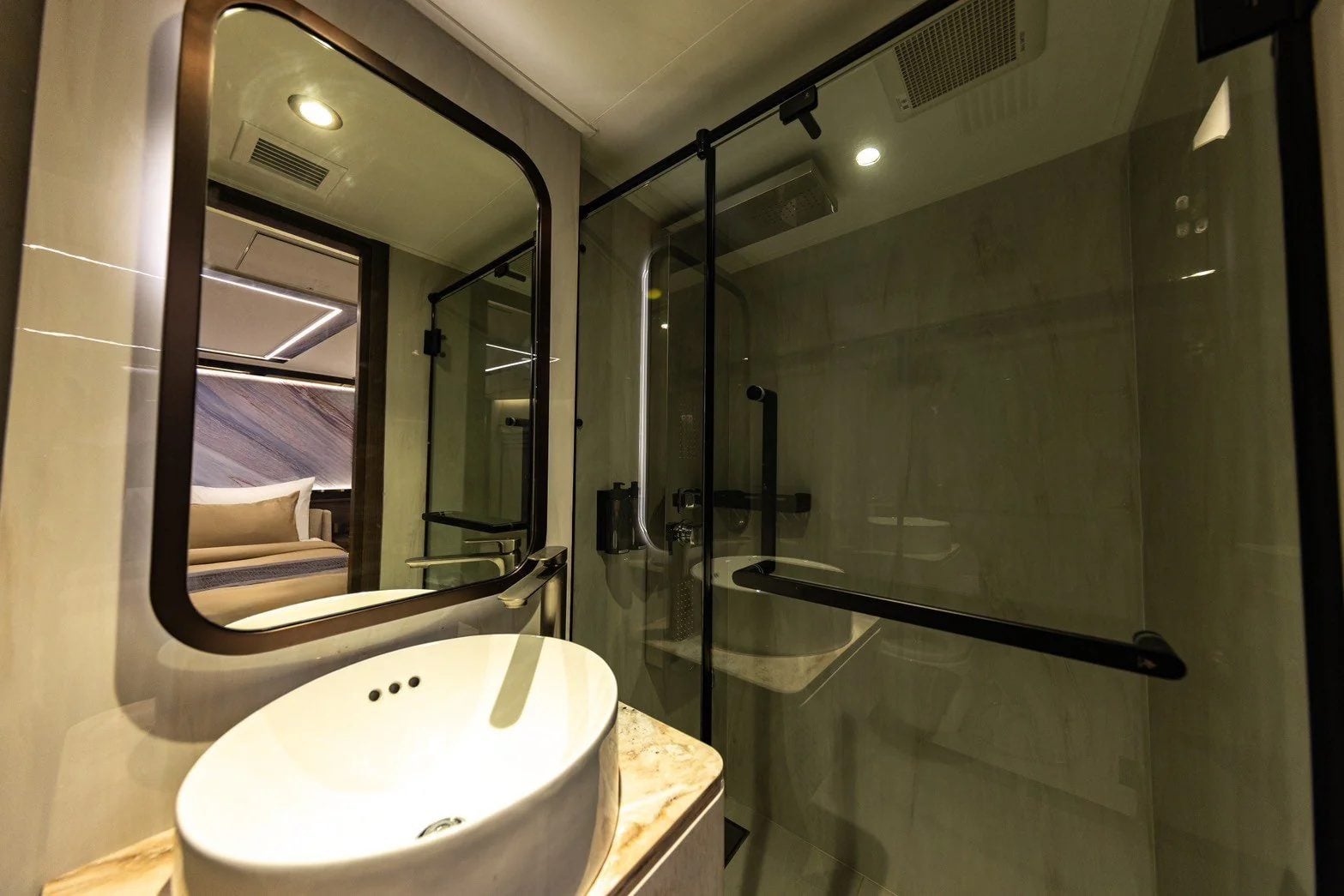 Master Suite cabin aboard Aruna Odyssey liveaboard