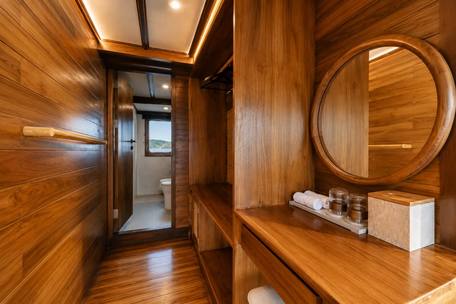 SIGNATURE cabin aboard Kai Voyage liveaboard