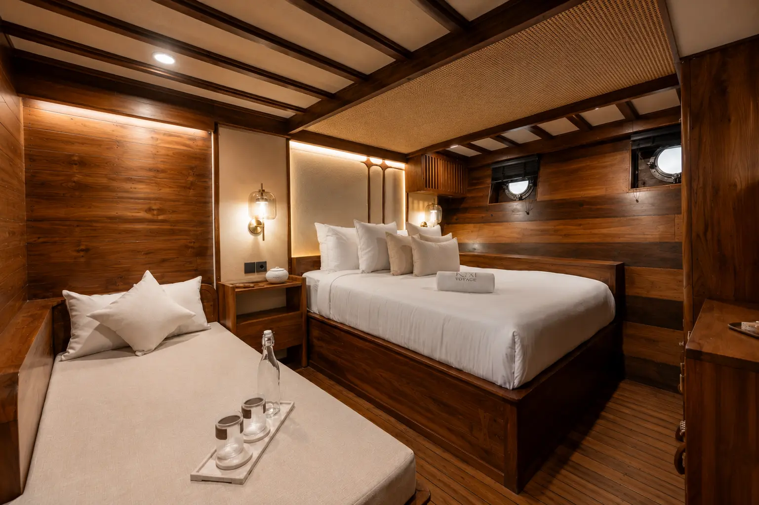 DELUXE cabin aboard Kai Voyage liveaboard