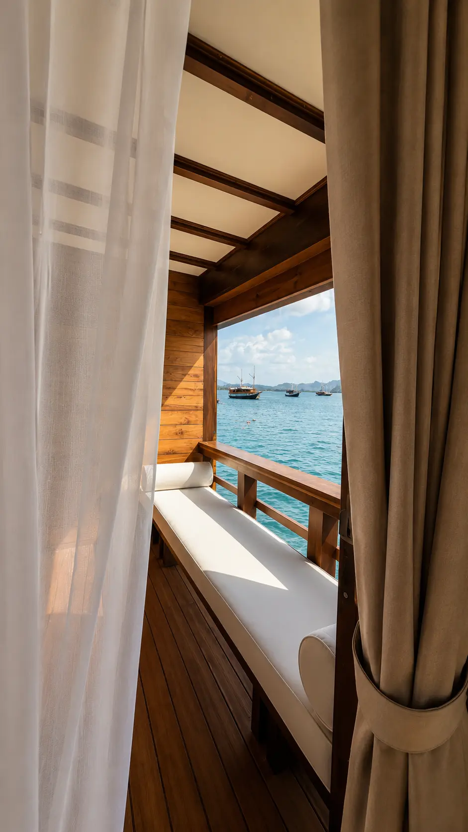 ARRA SUITE cabin aboard Papiton Allo liveaboard
