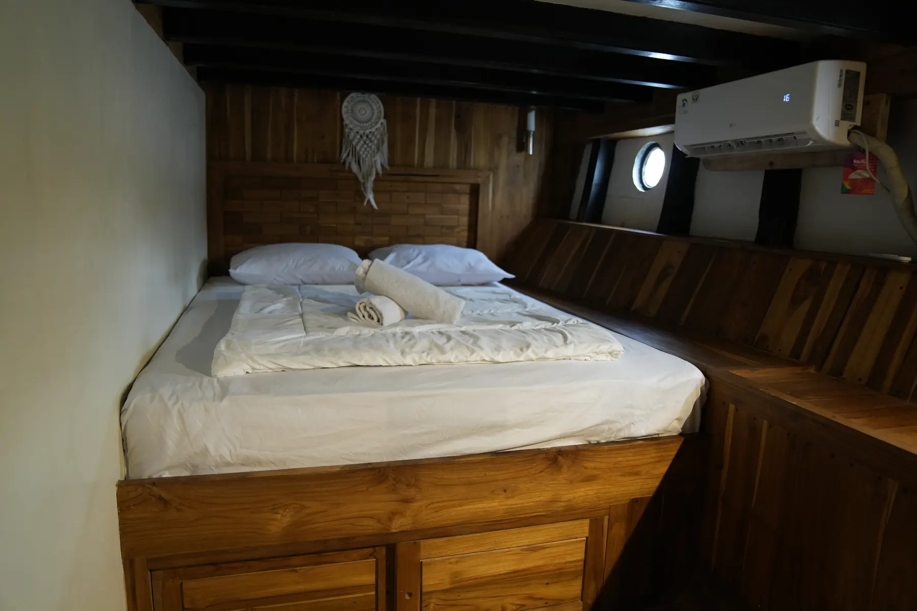 JAVA ROOM cabin aboard Fadaelo liveaboard