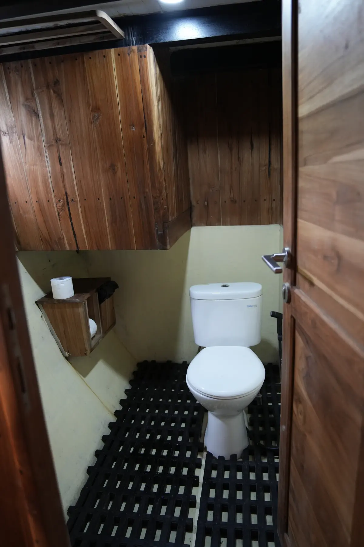 JAVA ROOM cabin aboard Fadaelo liveaboard