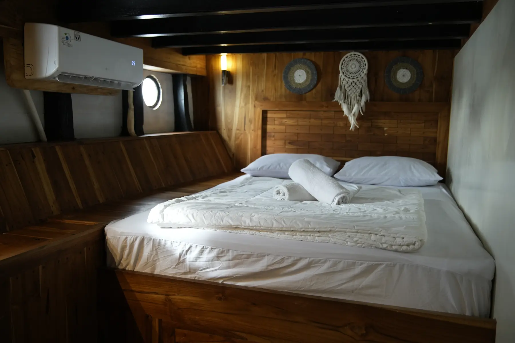 JAVA ROOM cabin aboard Fadaelo liveaboard