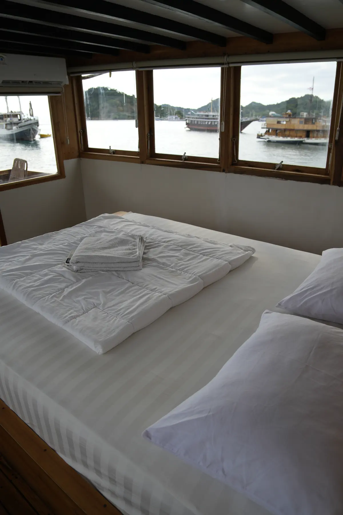 PAPUA ROOM cabin aboard Fadaelo liveaboard