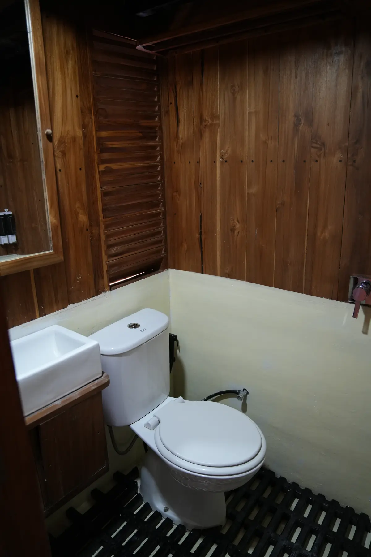 SUMATRA ROOM cabin aboard Fadaelo liveaboard